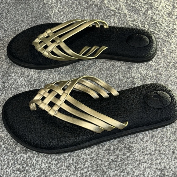 SANUK women’s yoga Metallica gold strappy sandals in size 6 - Picture 5 of 8